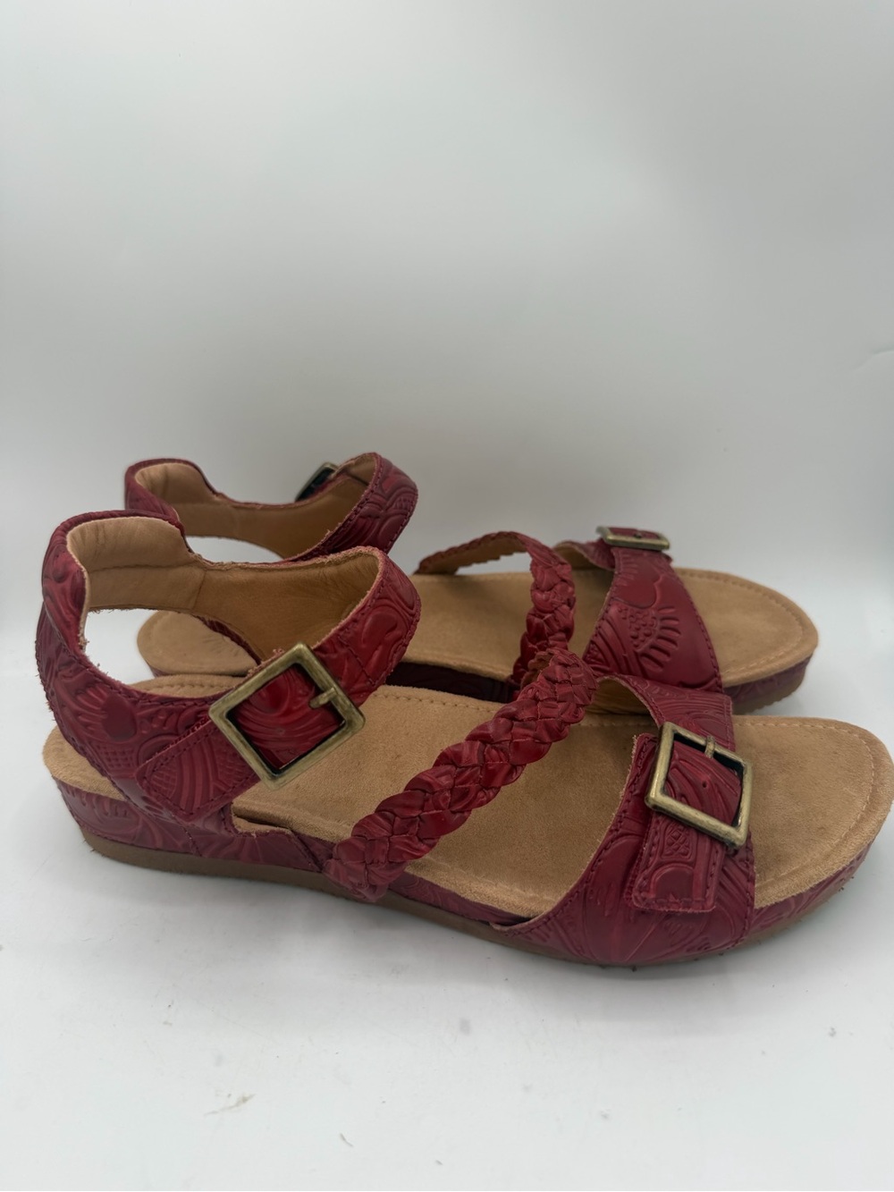 Brioso Womens Red Tooled Leather Strappy Sandals Braided Buckle Shoes Sz 9.5 M